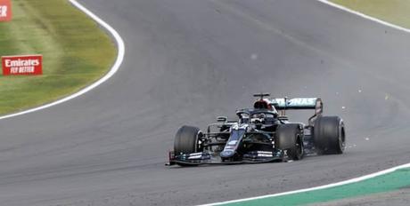 #F1: Lewis Hamilton gana en #Silverstone con tres ruedas, en un final dramático #Formula1 #Automovilismo (VIDEO) #F1: Lewis Hamilton gana en #Silverstone con tres ruedas, en un final dramático #Formula1 #Automovilismo (VIDEO)