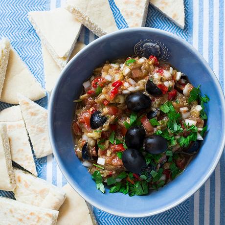 ENSALADA GRIEGA DE BERENJENA ASADA O MELITZANOSALATA