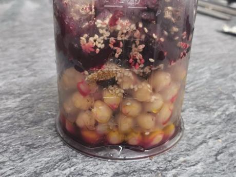 Hummus de remolacha, una receta de picoteo muy sana Hummus de remolacha, una receta de picoteo muy sana