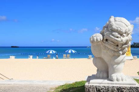 Okinawa: islas de coral y playas de azul turquesa Okinawa: islas de coral y playas de azul turquesa