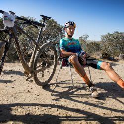 El ciclista portugués Tiago Ferreira subió en bicicleta y en 24 horas a a 17,753 metros de altura (equivalente a más de dos veces el Everest).