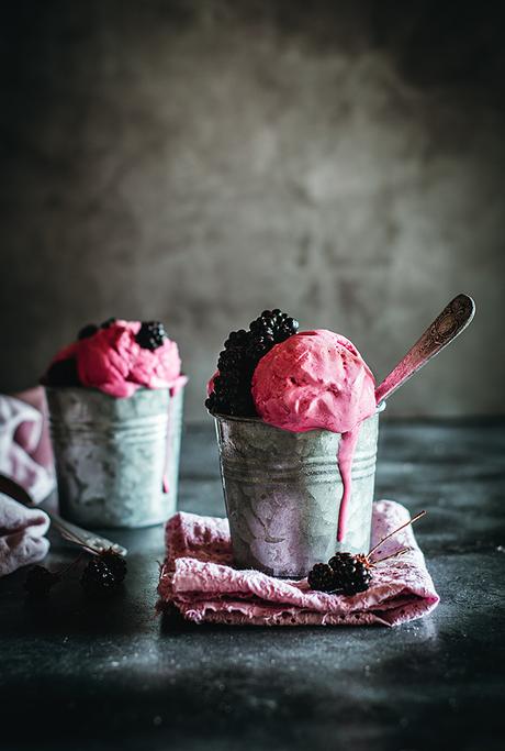 Helado de moras silvestres