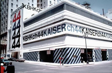 Supergráficos: cómo el color, las imágenes y la tipografía pueden transformar los espacios públicos 3