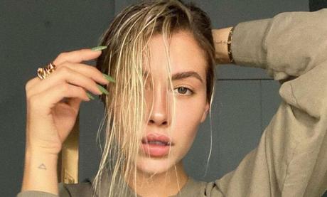 Con un escotado vestido y sin ropa interior, la foto de la hija de Luis Miguel que cautivó a todos