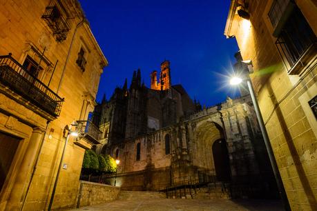 Tumbas antropomorfas en la judería de Plasencia - El viaje de ...