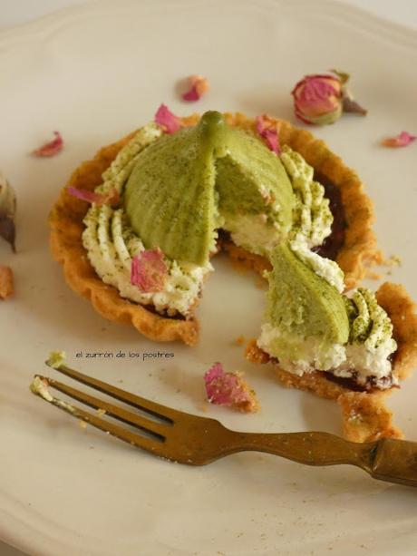 Mini Tartaleta de Namelaka de Matcha y Rosas