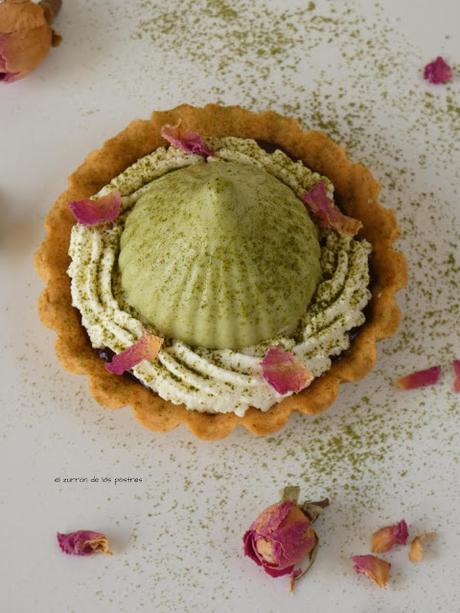 Mini Tartaleta de Namelaka de Matcha y Rosas