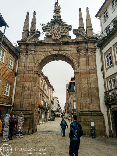 Qué ver en Braga en medio día arco porta nova braga