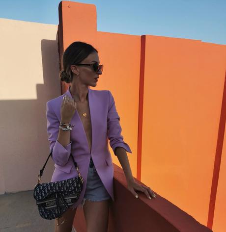 Shorts y Blazer, una buena combinación Shorts y Blazer, una buena combinación