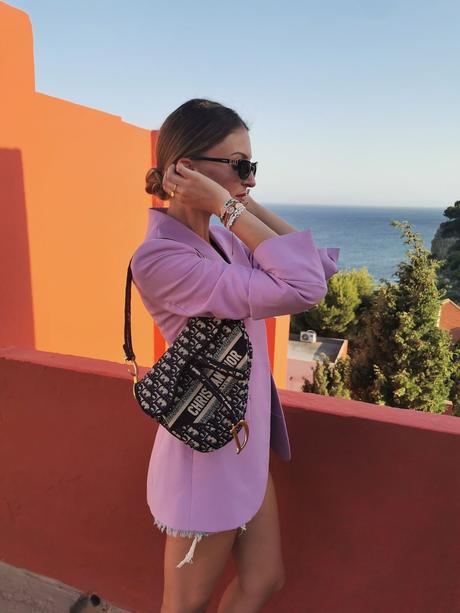 Shorts y Blazer, una buena combinación Shorts y Blazer, una buena combinación