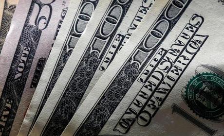 Dólar: el Blue cede a $130 y el “Solidario” se consolida sobre los $100