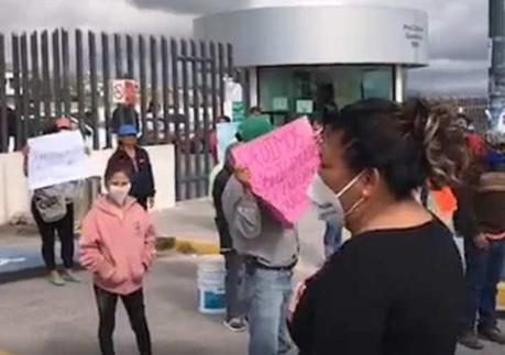 Ciudadanos piden servicio y medicamentos a la Secretaría de Salud