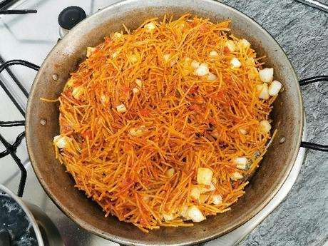 Fideuá negra con sepia, una receta deliciosa Fideuá negra con sepia, una receta deliciosa