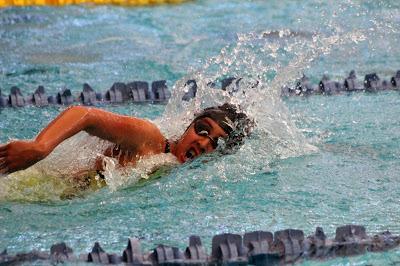 EXPLICA ESPECIALISTA EN MEDICINA DEL DEPORTE LESIONES FRECUENTES EN NADADORES