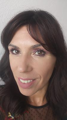 Paleta de W7 Total Eclipse: ¿Acierto o decepción? - Reseña completa con swatches y 4 looks