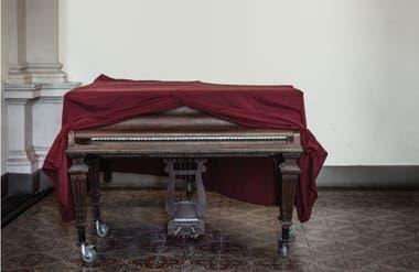El viejo piano Erard con el cual tocó Bill Evans, aún se conserva en el interior del Teatro Municipal