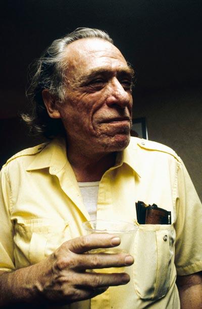 100 años con Bukowski: 4 razones para (re)leer al viejo indecente