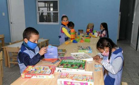 Santilli: “Ciudad buscará una solución integral con Nación para que los chicos recuperen conectividad”