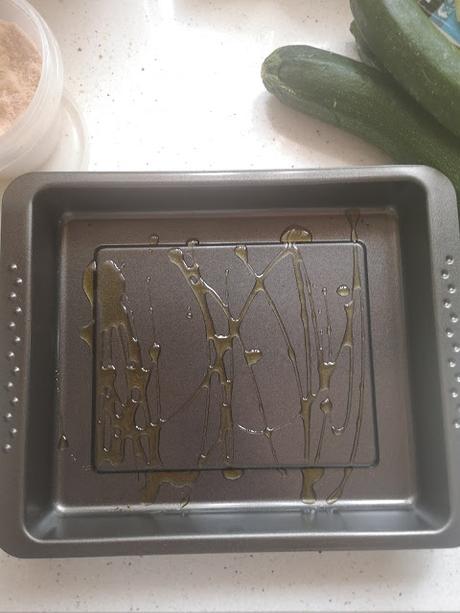 Calabacín al horno con queso feta y atún | Recetas saludables y ricas