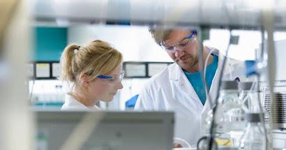 AstraZeneca afirma que la vacuna contra la COVID-19 daría inmunidad durante al menos 12 meses