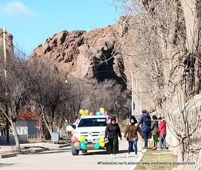 Los más pequeños tuvieron su festejo a través de las radios en Piedra del Águila