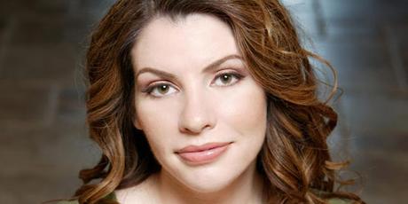 Stephenie Meyer tiene planeados dos libros más dentro del universo de 'Crepúsculo' Stephenie Meyer tiene planeados dos libros más dentro del universo de 'Crepúsculo'