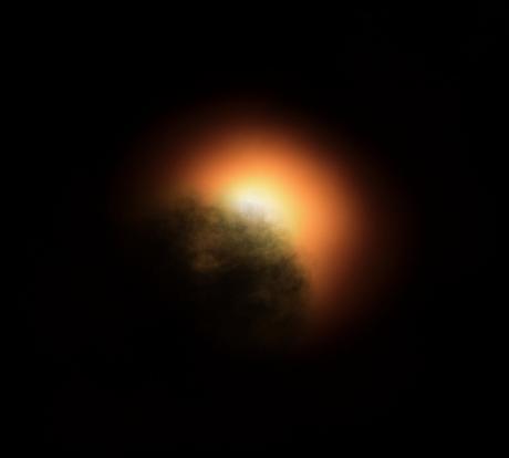 Una nube de polvo sería la causa del cambio de brillo de Betelgeuse
