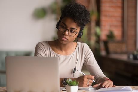 IBM anuncia nuevos recursos gratuitos de educación digital sobre IA para docentes y estudiantes de escuelas primarias y secundarias