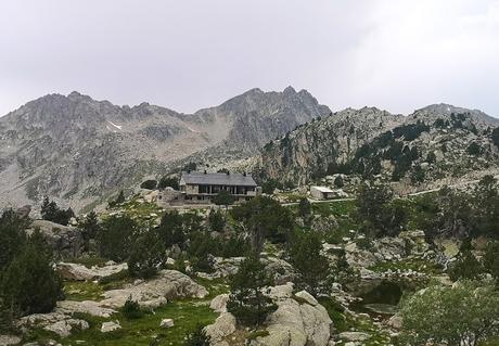 AIGÜES TORTES: Sant Maurici y Refugio de Amitges