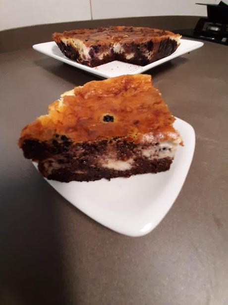 BROWNIE CHEESECAKE CON MORAS SILVESTRES BROWNIE CHEESECAKE CON MORAS SILVESTRES