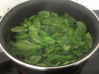 Tagliatelle con salsa pesto Tagliatelle con salsa pesto
