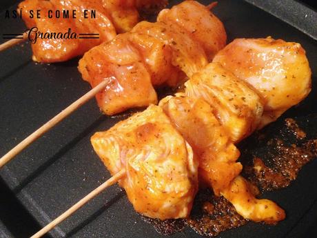 Brocheta de pollo a la barbacoa Brocheta de pollo a la barbacoa