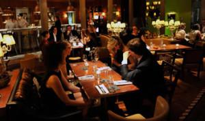 comida para muchas personas en buffet