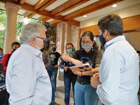 «Buscan silenciarte» Le dice Encinas a activista de la Sierra de San Miguelito