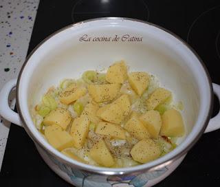 Vichyssoise con salteado de gambas