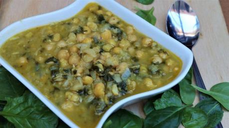 Receta de garbanzos con acelgas terminada y preparada con el robot de cocina de Thermomix