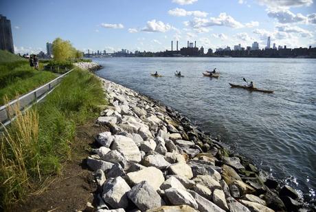 Nueva York gana nuevos parques costeros, a medida que borra su pasado industrial