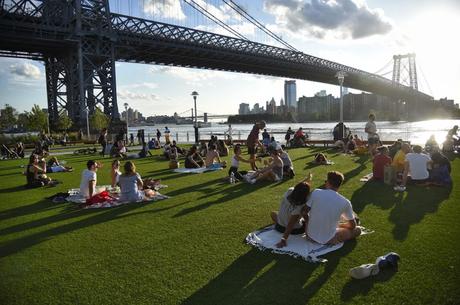 Nueva York gana nuevos parques costeros, a medida que borra su pasado industrial