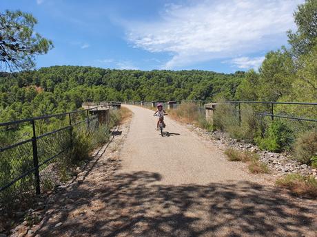 Vía Verde Val del Zafán con niños: comenzando en la comarca del Matarraña