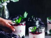 Vasos mousse yogur mermelada moras