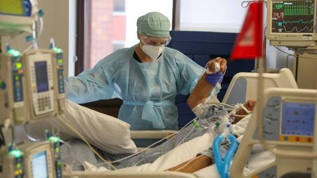 Advierten primer caso de recontagio en Hong Kong