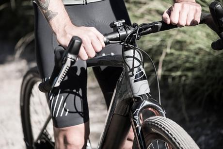 Cairn E-Adventure 1.0 bicicleta de gravel características