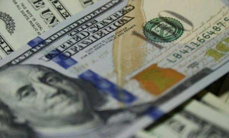 El dolar abrio estable