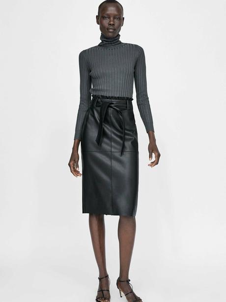 Falda Plisada Corta Negra Zara