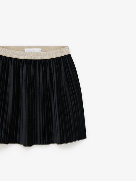 Falda Plisada Corta Negra Zara