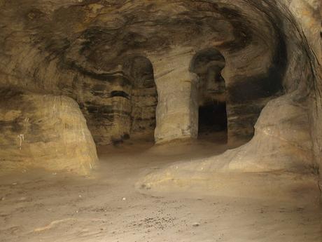 Villacibio (Palencia). Ermita rupestre de San Pelayo. Inte… | Flickr