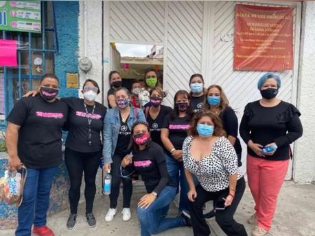 Mujeres potosinas apadrinan a adultos mayores