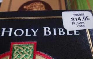 Librería vende Biblias etiquetadas como libro de ficción