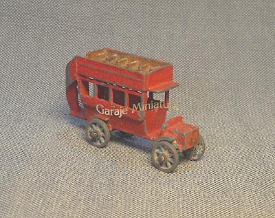 Old Bill, autobús londinese del año 1914 de Charbens