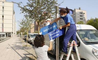 El emérito, expuesto a quedarse sin bustos, sin calles, sin parques y sin medallas de oro. El emérito, expuesto a quedarse sin bustos, sin calles, sin parques y sin medallas de oro.